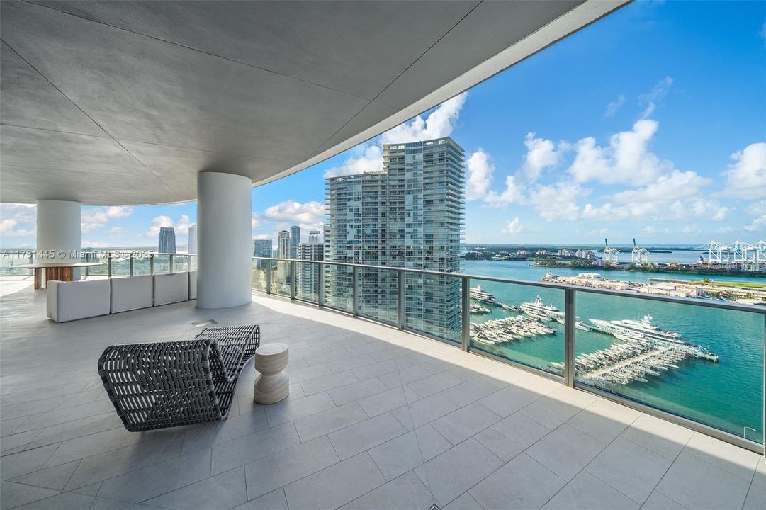 For Sale: $10,370,000 (3 beds, 3 baths, 3972 Square Feet)