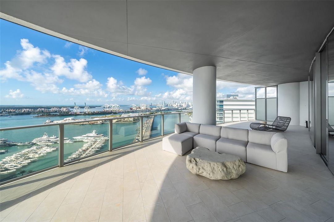 For Sale: $10,370,000 (3 beds, 3 baths, 3972 Square Feet)
