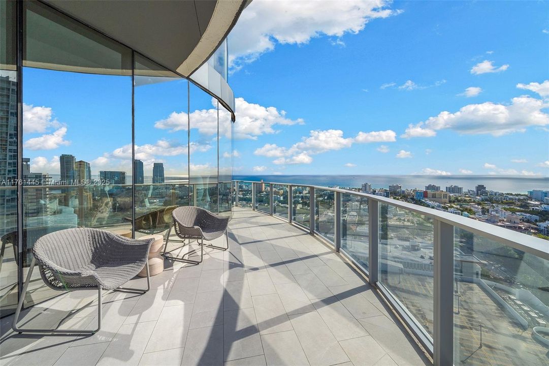 For Sale: $10,370,000 (3 beds, 3 baths, 3972 Square Feet)
