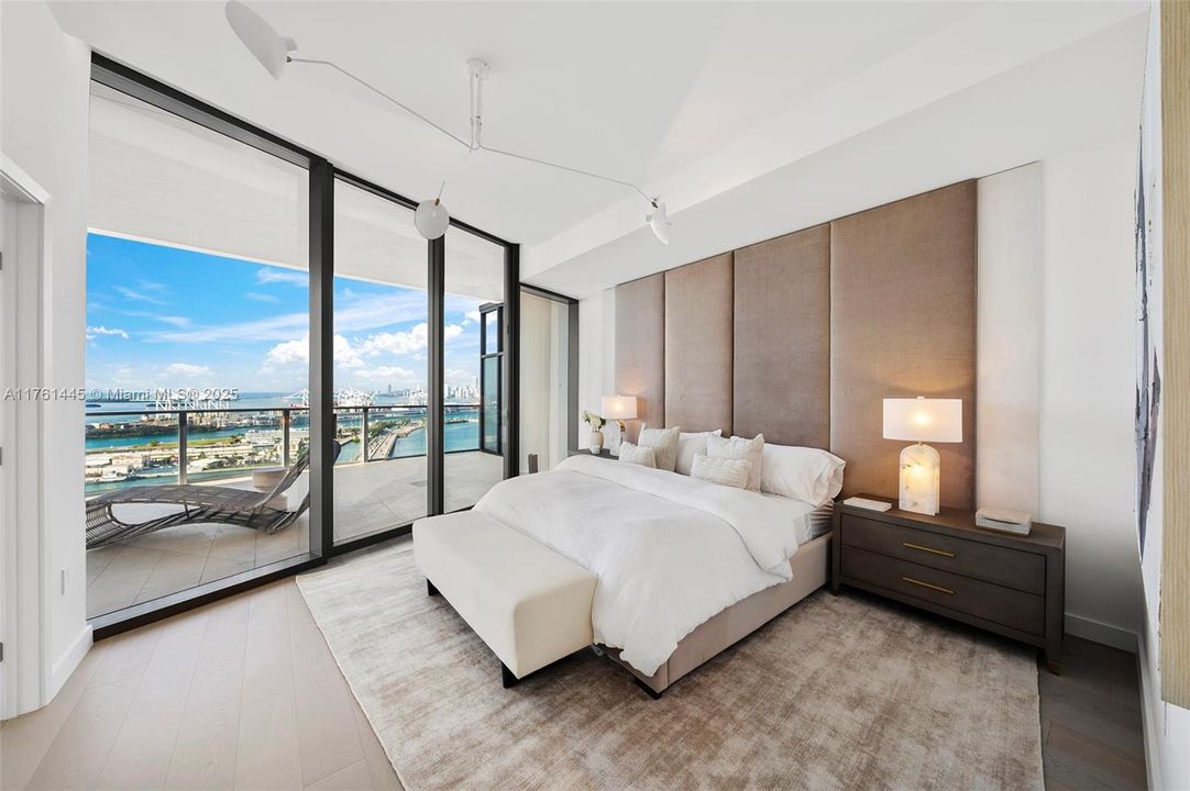 For Sale: $10,370,000 (3 beds, 3 baths, 3972 Square Feet)