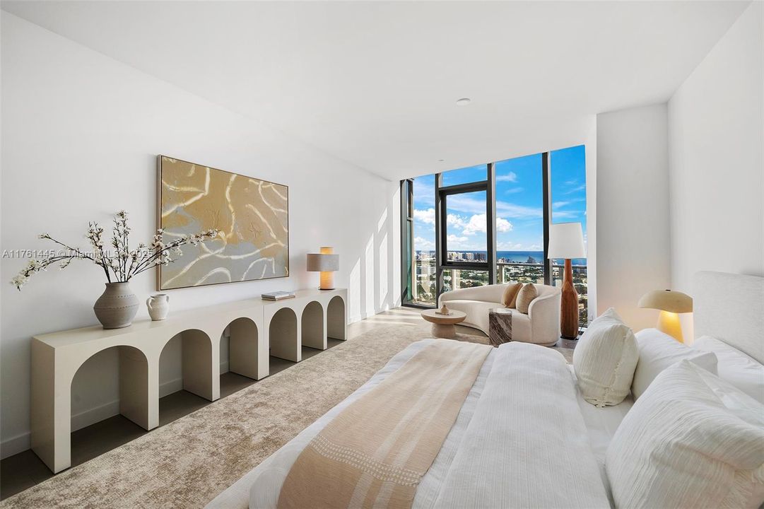 For Sale: $10,370,000 (3 beds, 3 baths, 3972 Square Feet)