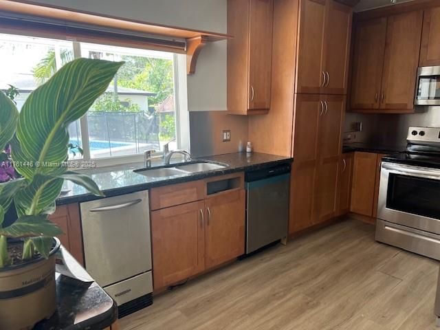 Recently Sold: $699,000 (2 beds, 2 baths, 1875 Square Feet)