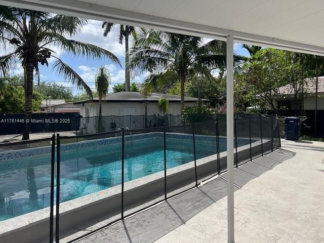 Recently Sold: $699,000 (2 beds, 2 baths, 1875 Square Feet)