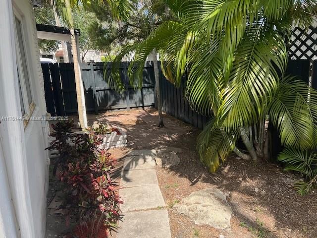 Recently Sold: $699,000 (2 beds, 2 baths, 1875 Square Feet)