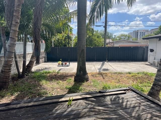 Recently Sold: $699,000 (2 beds, 2 baths, 1875 Square Feet)