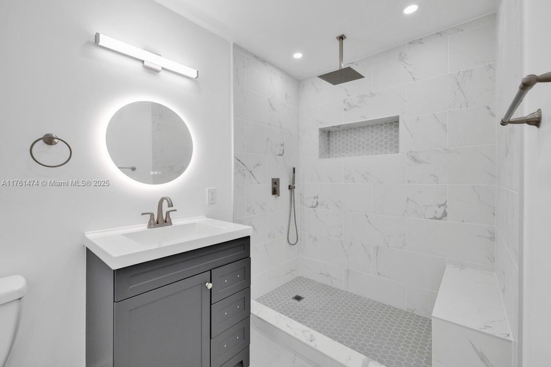 Recientemente alquilado: $3,400 (3 camas, 2 baños, 1987 Pies cuadrados)