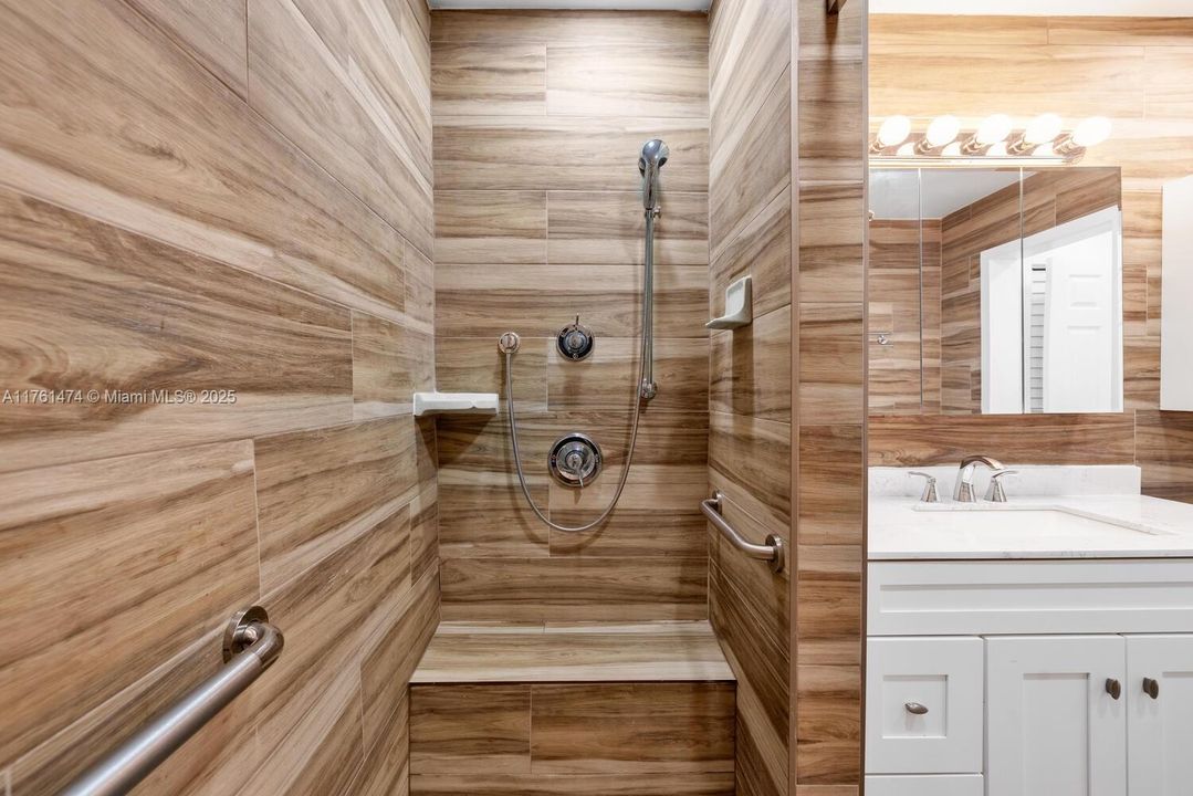 Recientemente alquilado: $3,400 (3 camas, 2 baños, 1987 Pies cuadrados)