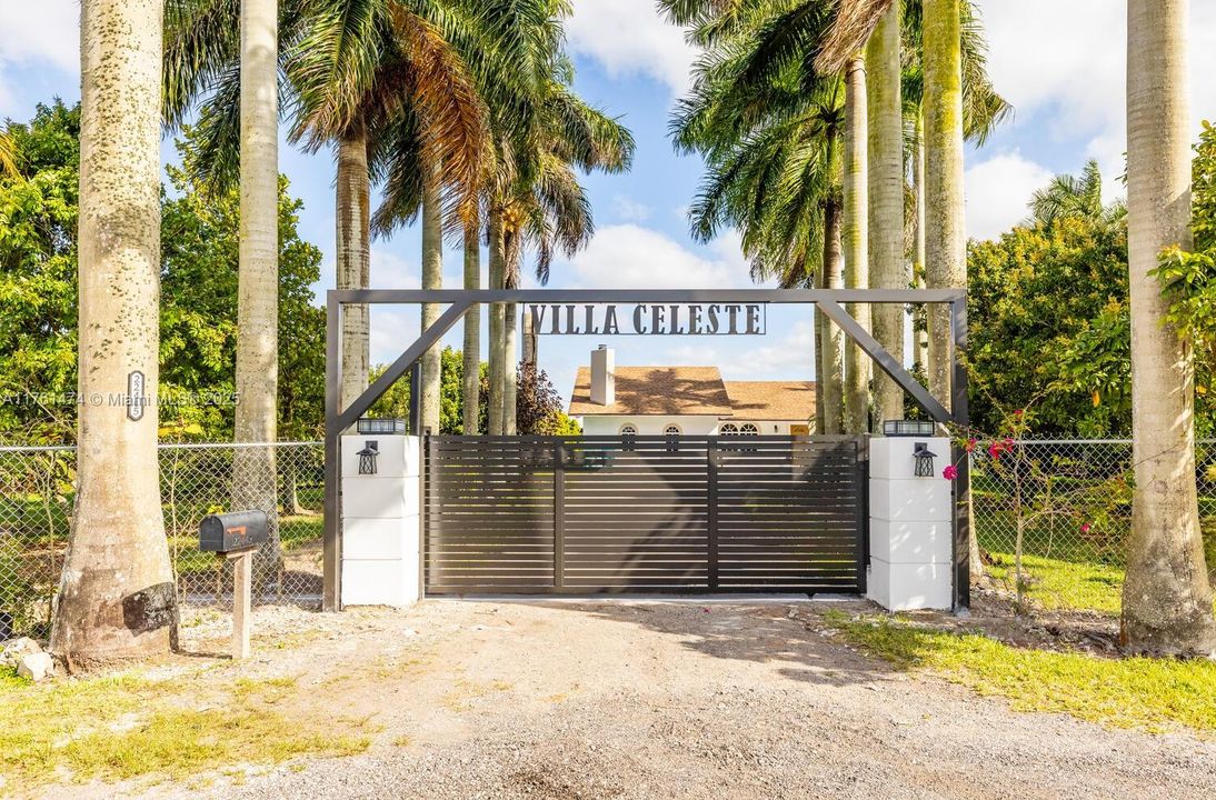 Recientemente alquilado: $3,400 (3 camas, 2 baños, 1987 Pies cuadrados)