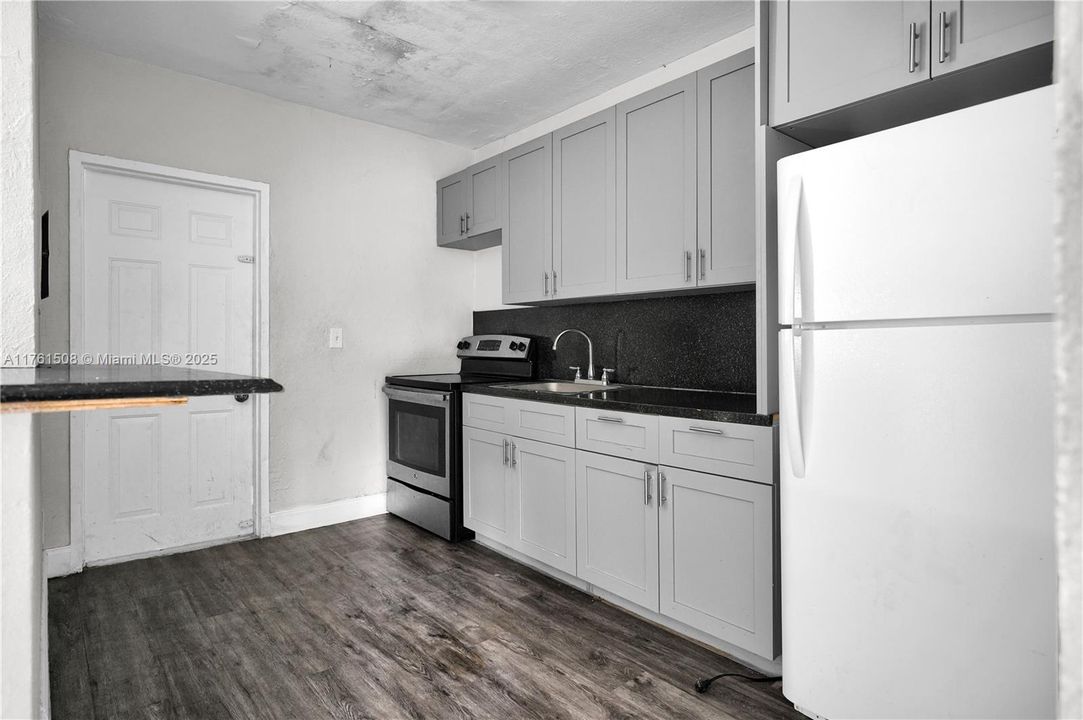 Recently Sold: $1,900,000 (0 beds, 0 baths, 7453 Square Feet)