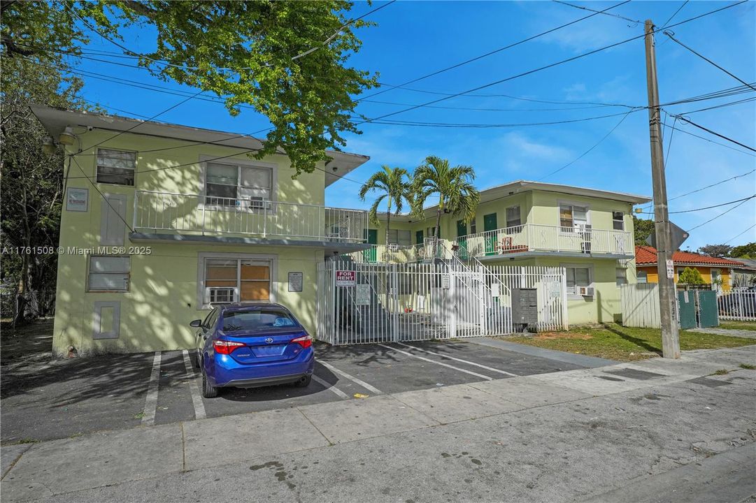 Recently Sold: $1,900,000 (0 beds, 0 baths, 7453 Square Feet)