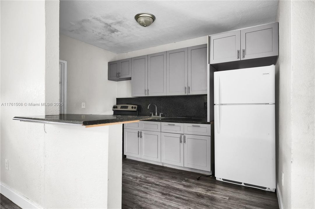 Recently Sold: $1,900,000 (0 beds, 0 baths, 7453 Square Feet)