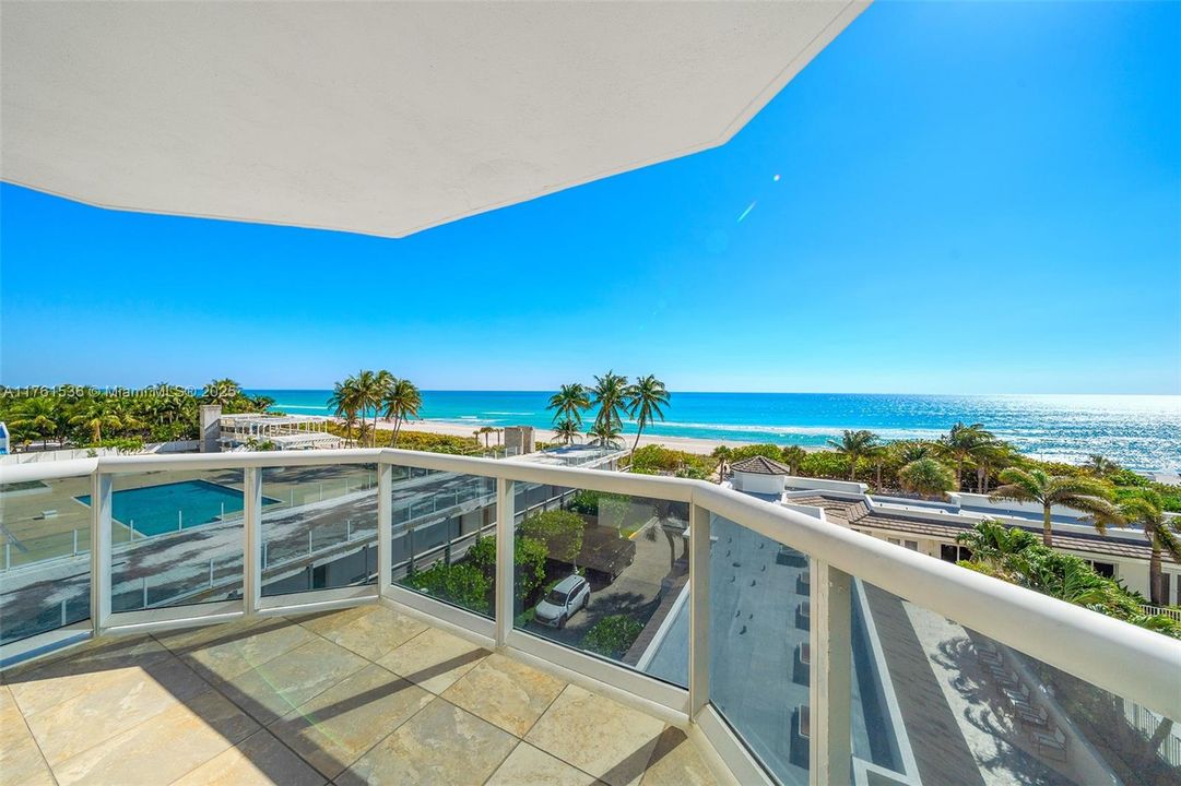 Active With Contract: $2,250,000 (3 beds, 3 baths, 1980 Square Feet)