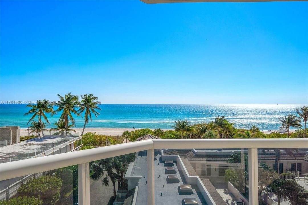 Active With Contract: $2,250,000 (3 beds, 3 baths, 1980 Square Feet)
