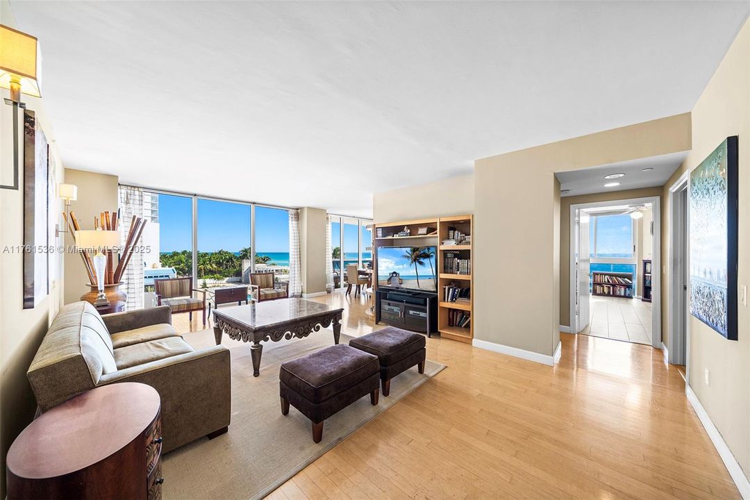 Active With Contract: $2,250,000 (3 beds, 3 baths, 1980 Square Feet)