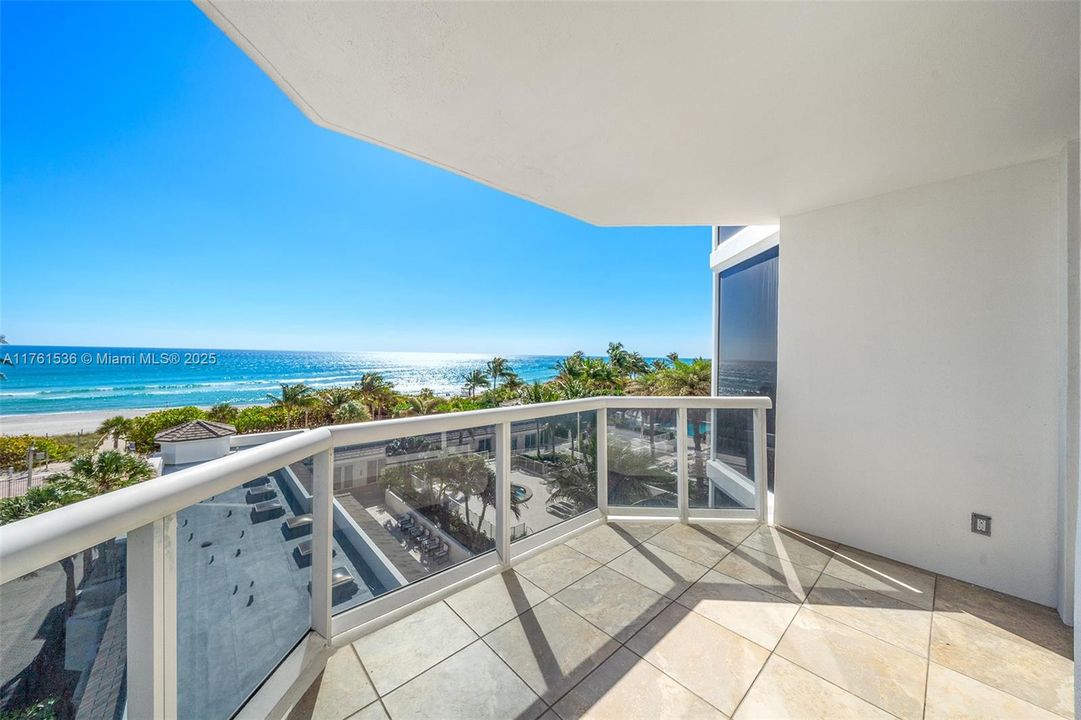 Active With Contract: $2,250,000 (3 beds, 3 baths, 1980 Square Feet)