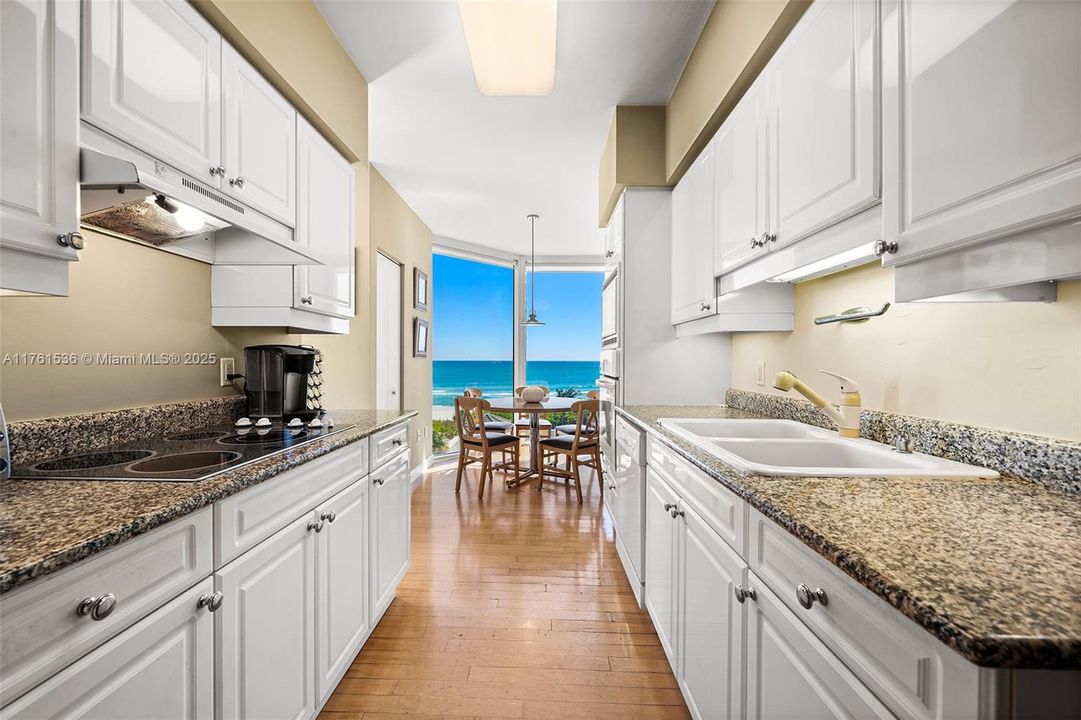 Active With Contract: $2,250,000 (3 beds, 3 baths, 1980 Square Feet)