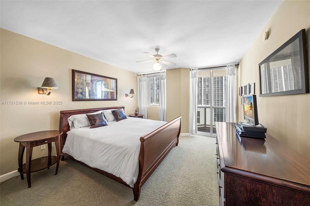 Active With Contract: $2,250,000 (3 beds, 3 baths, 1980 Square Feet)