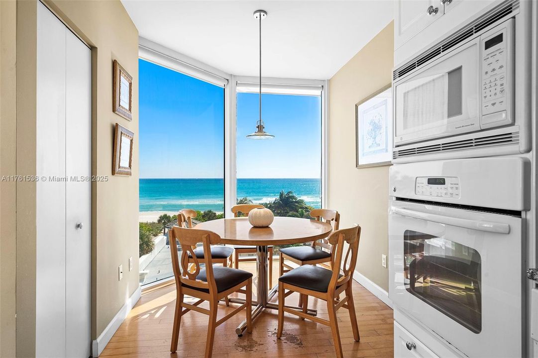 Active With Contract: $2,250,000 (3 beds, 3 baths, 1980 Square Feet)