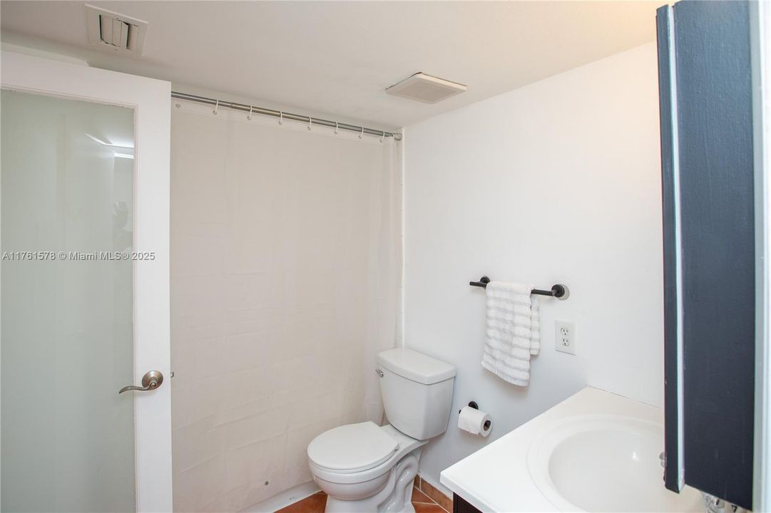 2nd Bathroom