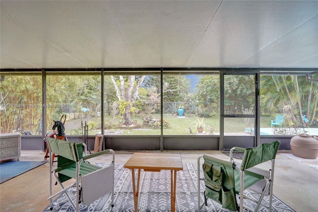 Recently Sold: $535,000 (3 beds, 2 baths, 1586 Square Feet)