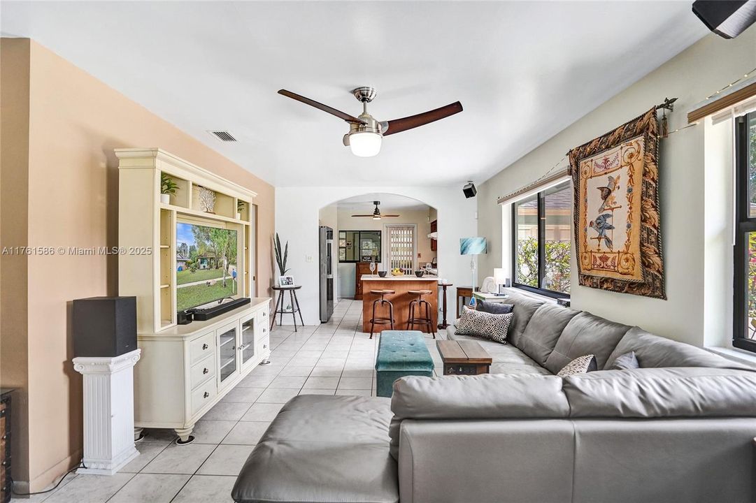 Recently Sold: $535,000 (3 beds, 2 baths, 1586 Square Feet)