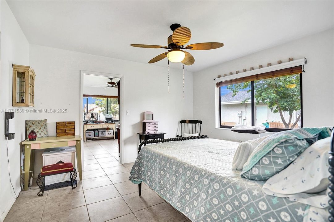 Recently Sold: $535,000 (3 beds, 2 baths, 1586 Square Feet)