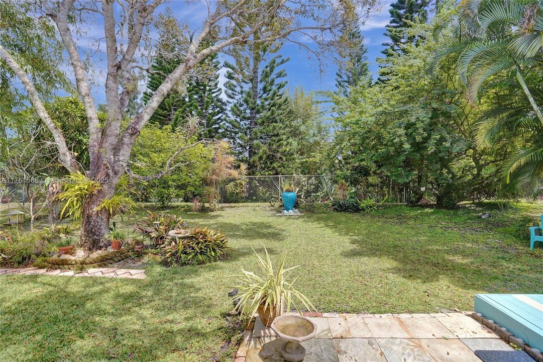 Recently Sold: $535,000 (3 beds, 2 baths, 1586 Square Feet)