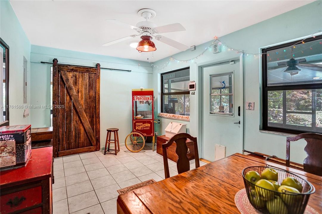 Recently Sold: $535,000 (3 beds, 2 baths, 1586 Square Feet)