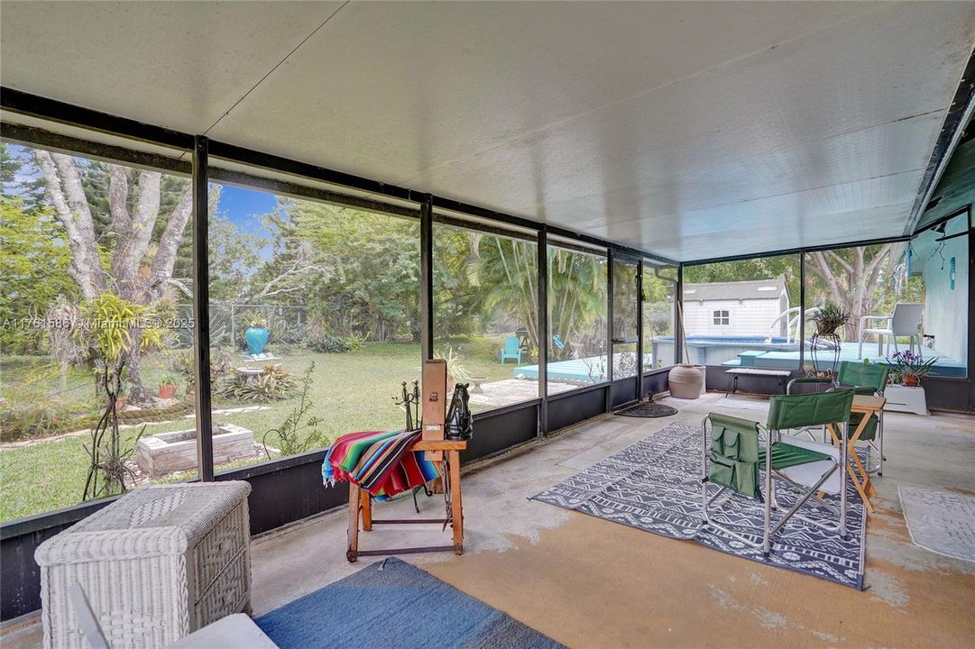 Recently Sold: $535,000 (3 beds, 2 baths, 1586 Square Feet)