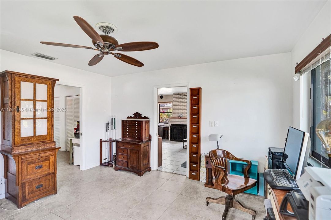 Recently Sold: $535,000 (3 beds, 2 baths, 1586 Square Feet)