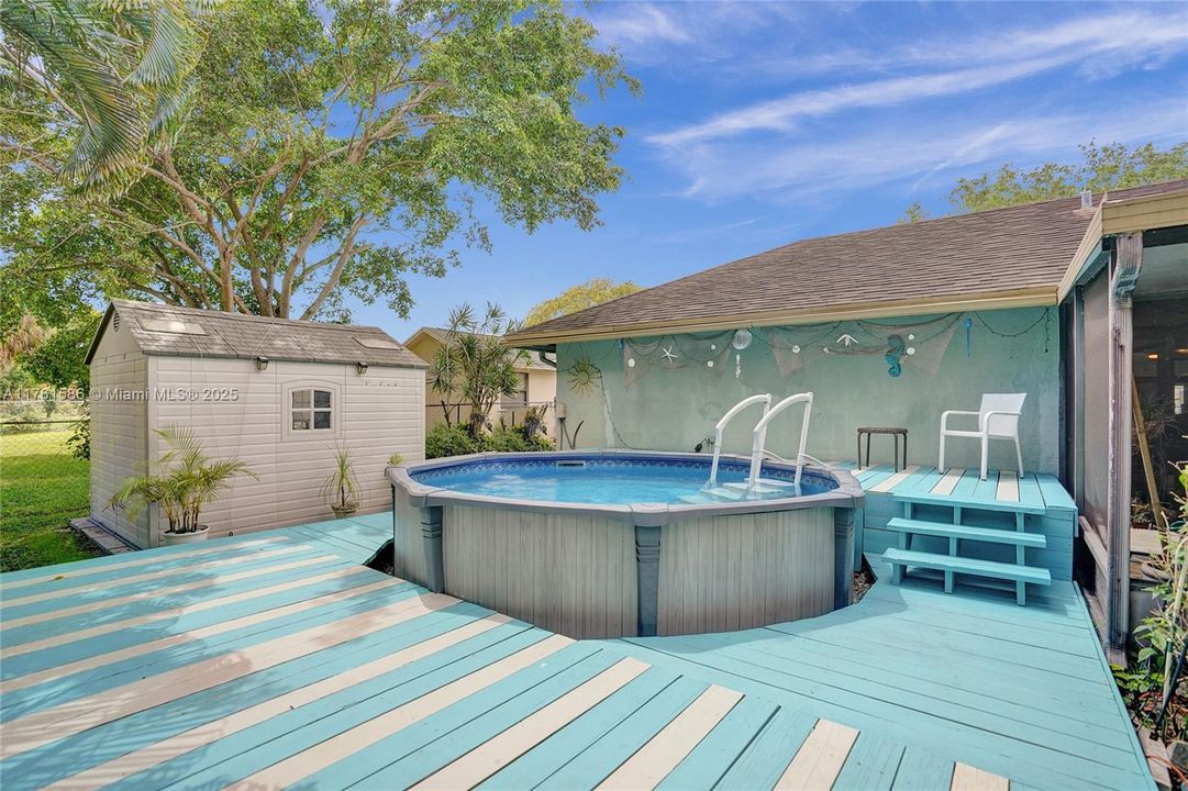 Recently Sold: $535,000 (3 beds, 2 baths, 1586 Square Feet)