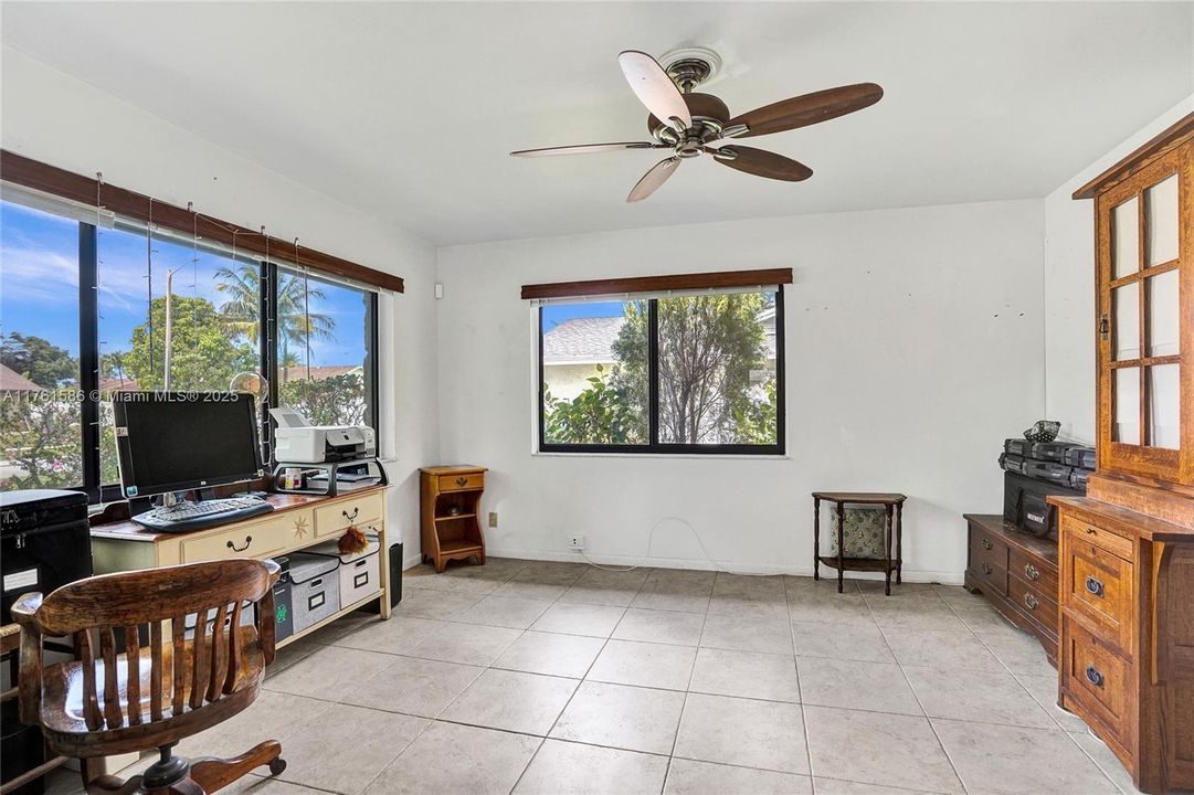 Recently Sold: $535,000 (3 beds, 2 baths, 1586 Square Feet)