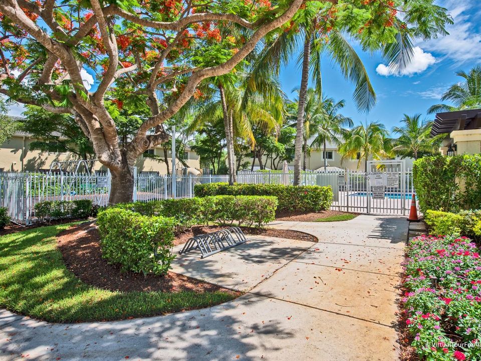 For Sale: $469,000 (2 beds, 2 baths, 1155 Square Feet)