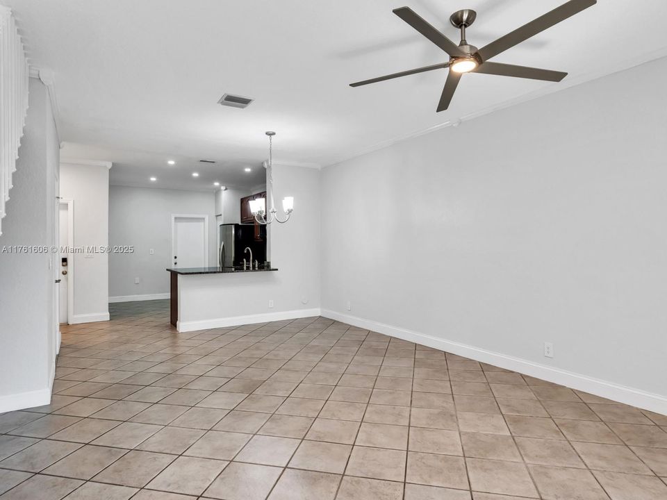For Sale: $469,000 (2 beds, 2 baths, 1155 Square Feet)