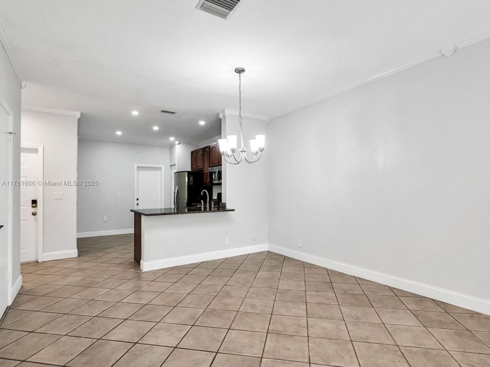 For Sale: $469,000 (2 beds, 2 baths, 1155 Square Feet)