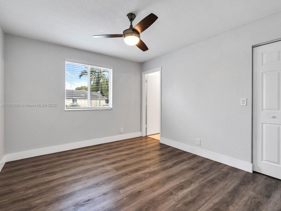 For Sale: $469,000 (2 beds, 2 baths, 1155 Square Feet)