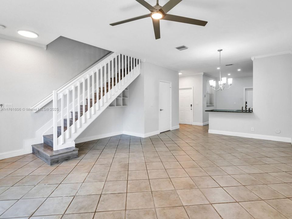 For Sale: $469,000 (2 beds, 2 baths, 1155 Square Feet)