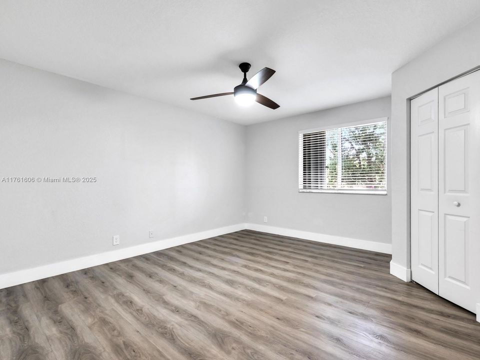 For Sale: $469,000 (2 beds, 2 baths, 1155 Square Feet)