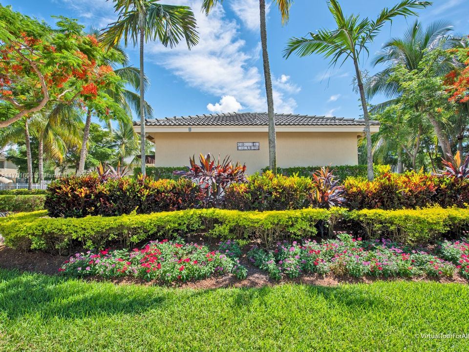 For Sale: $469,000 (2 beds, 2 baths, 1155 Square Feet)