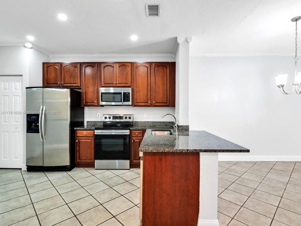For Sale: $469,000 (2 beds, 2 baths, 1155 Square Feet)