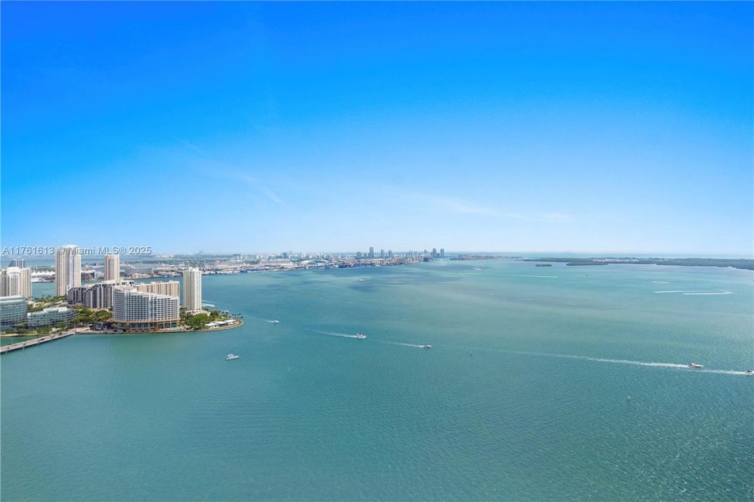 Недавно продано: $1,599,300 (2 спален, 3 ванн, 1730 Квадратных фут)