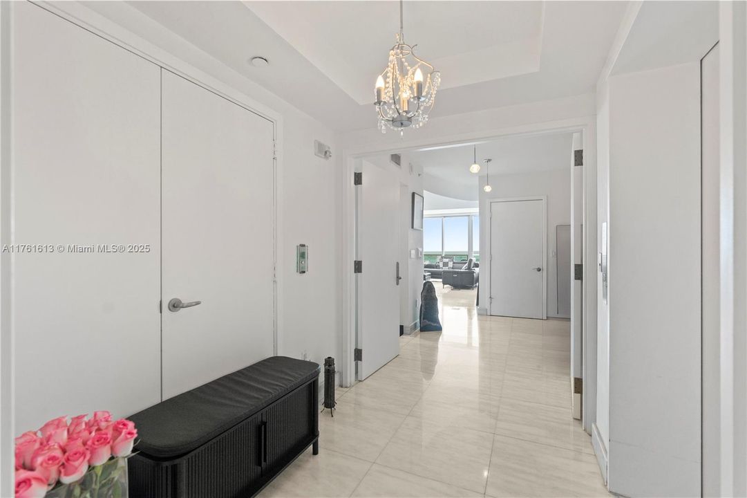 Недавно продано: $1,599,300 (2 спален, 3 ванн, 1730 Квадратных фут)