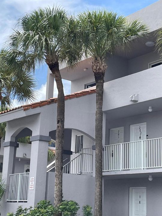 Recently Sold: $273,000 (2 beds, 1 baths, 1024 Square Feet)