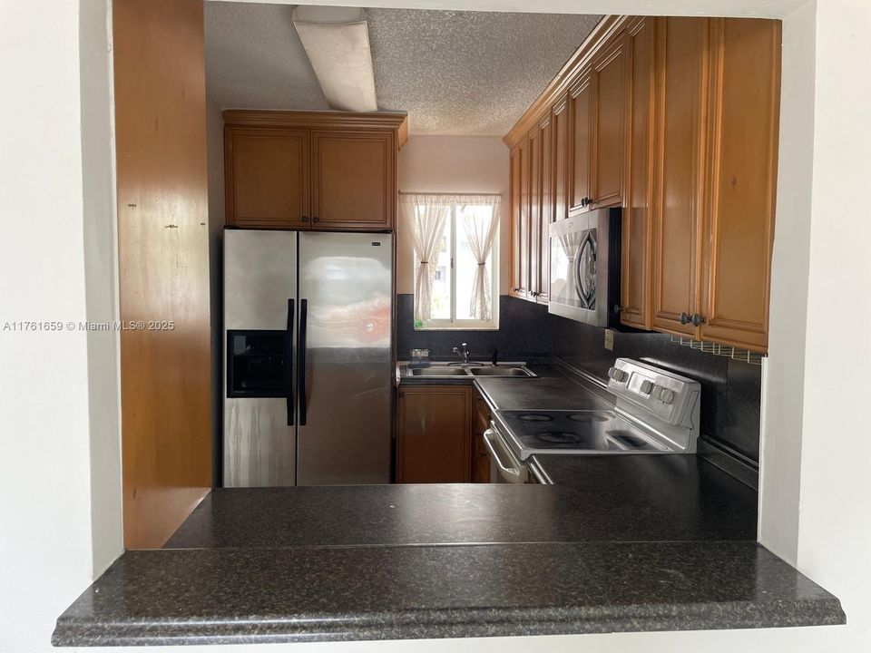 Recently Sold: $273,000 (2 beds, 1 baths, 1024 Square Feet)