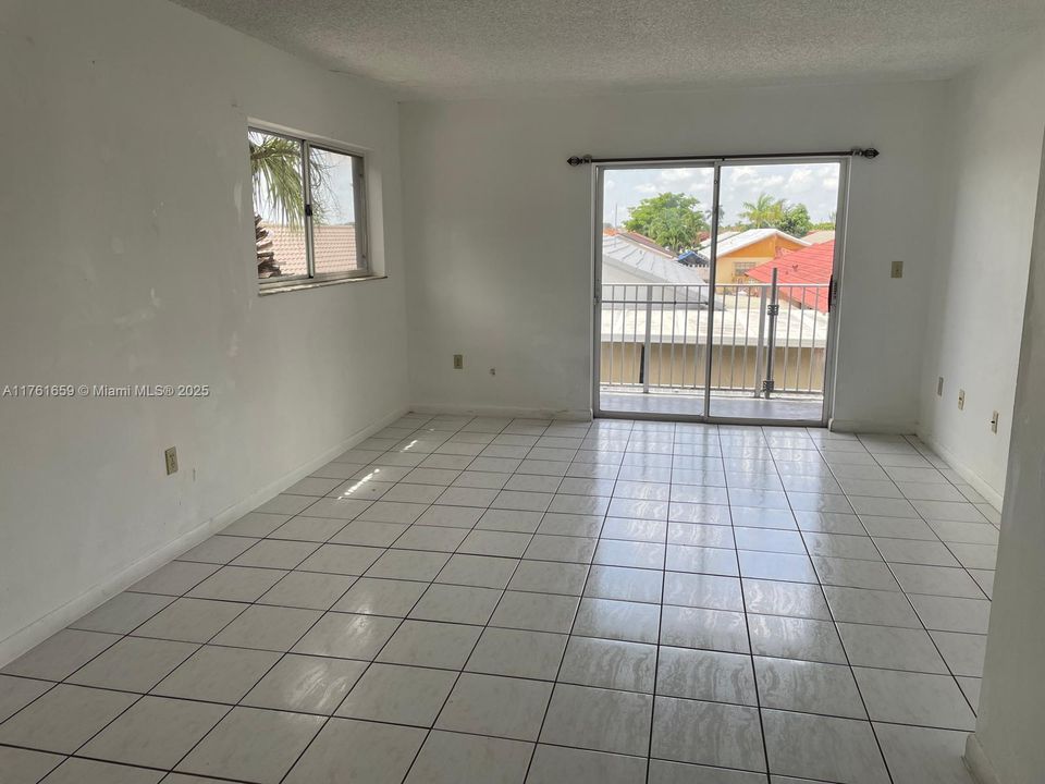Recently Sold: $273,000 (2 beds, 1 baths, 1024 Square Feet)