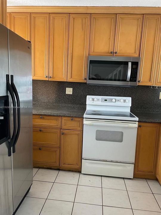 Recently Sold: $273,000 (2 beds, 1 baths, 1024 Square Feet)