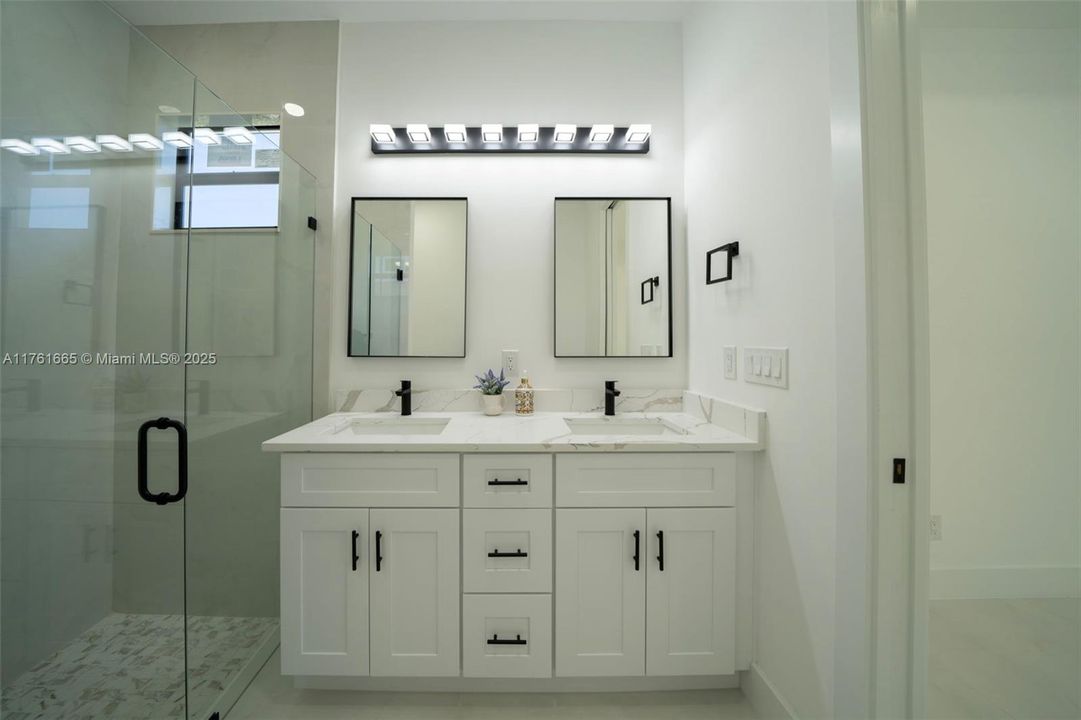 For Sale: $379,000 (4 beds, 2 baths, 1927 Square Feet)