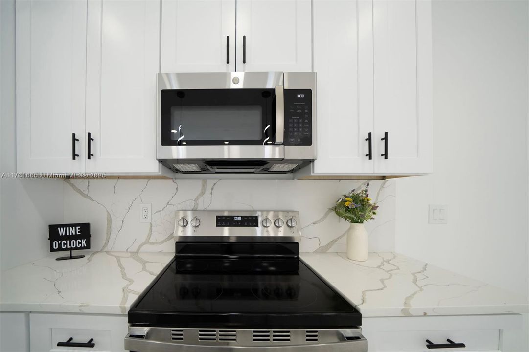 For Sale: $379,000 (4 beds, 2 baths, 1927 Square Feet)