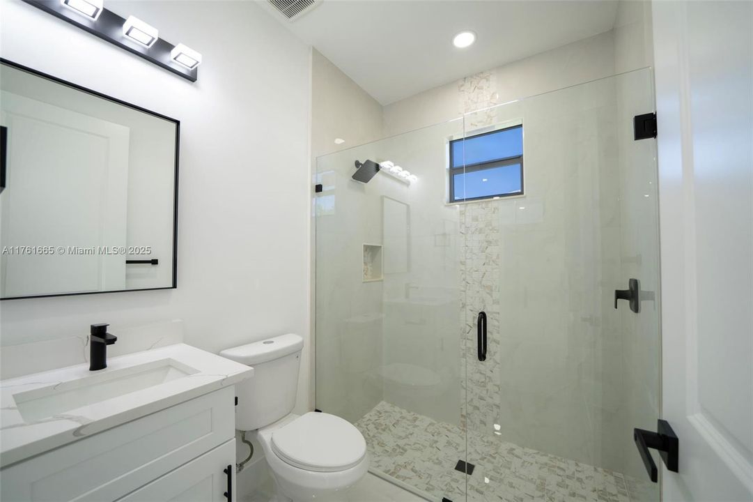 For Sale: $379,000 (4 beds, 2 baths, 1927 Square Feet)