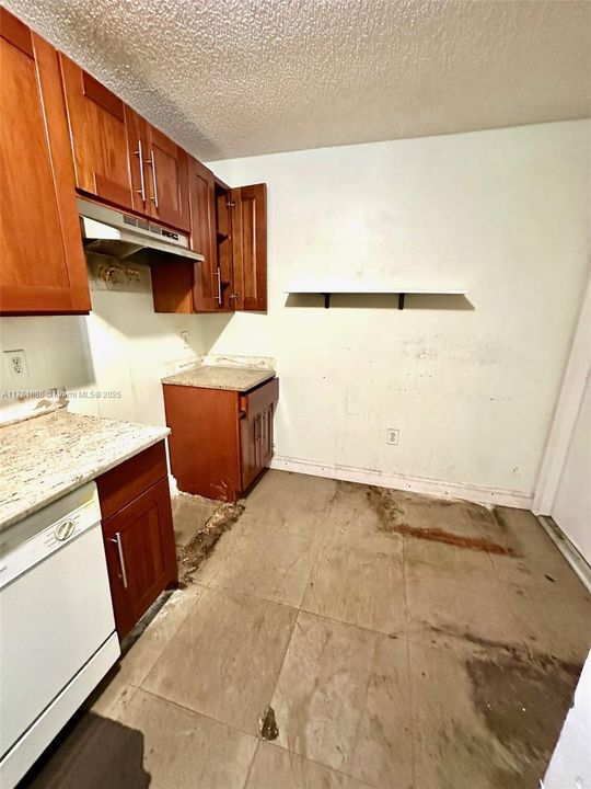 最近售出: $459,000 (3 贝兹, 2 浴室, 1205 平方英尺)